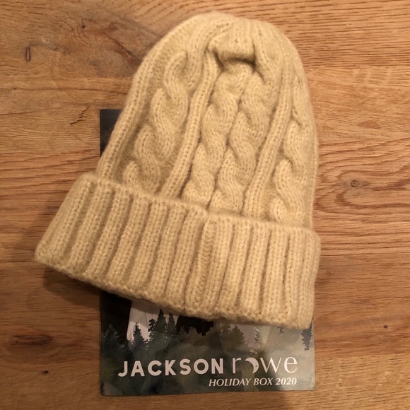 Jackson Rowe holiday box toque NWOT - Picture 2 of 4
